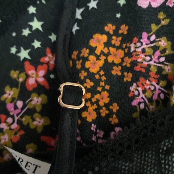 Victoria’s Secret Chemise - Picture 6 of 8